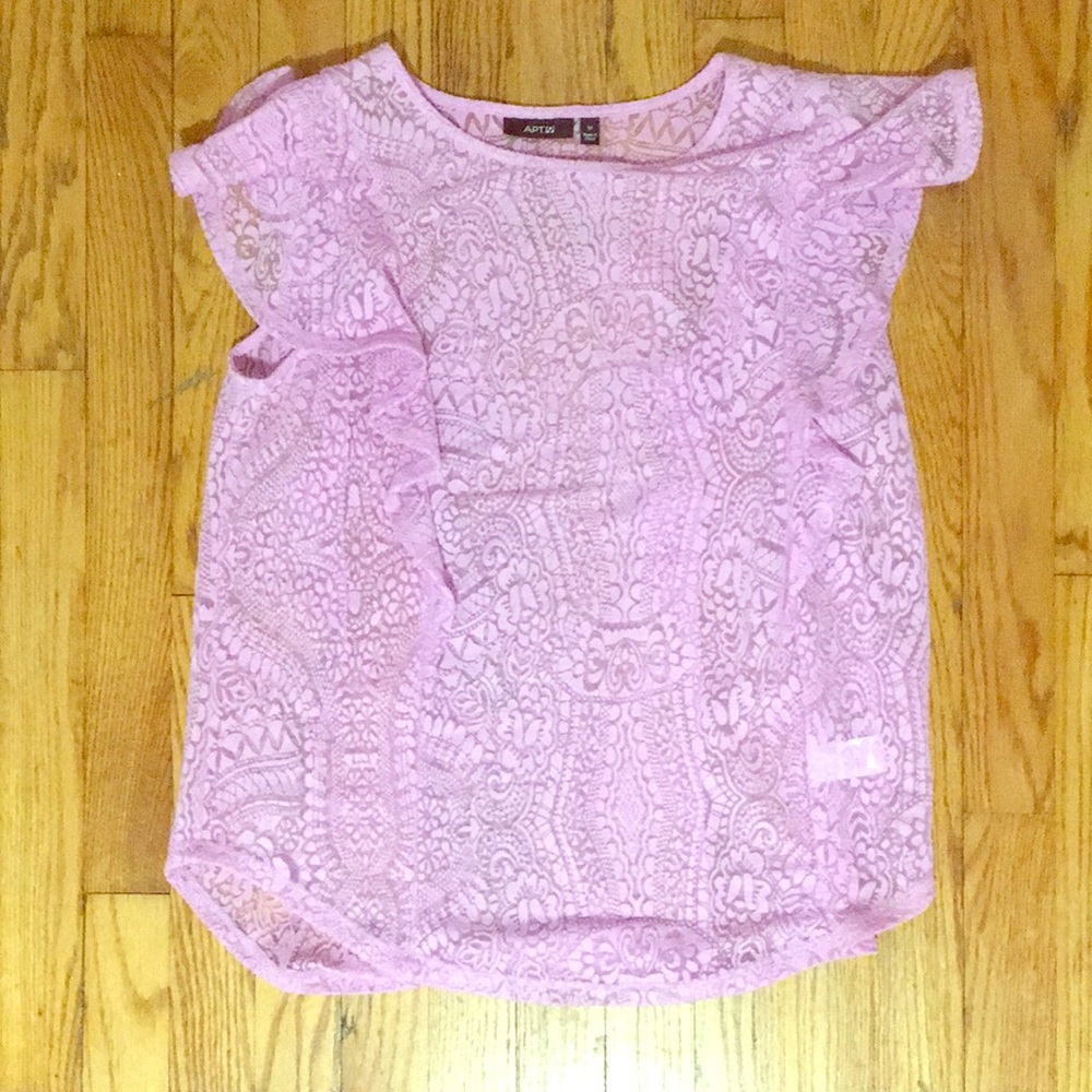 See through t shirt with lace pattern